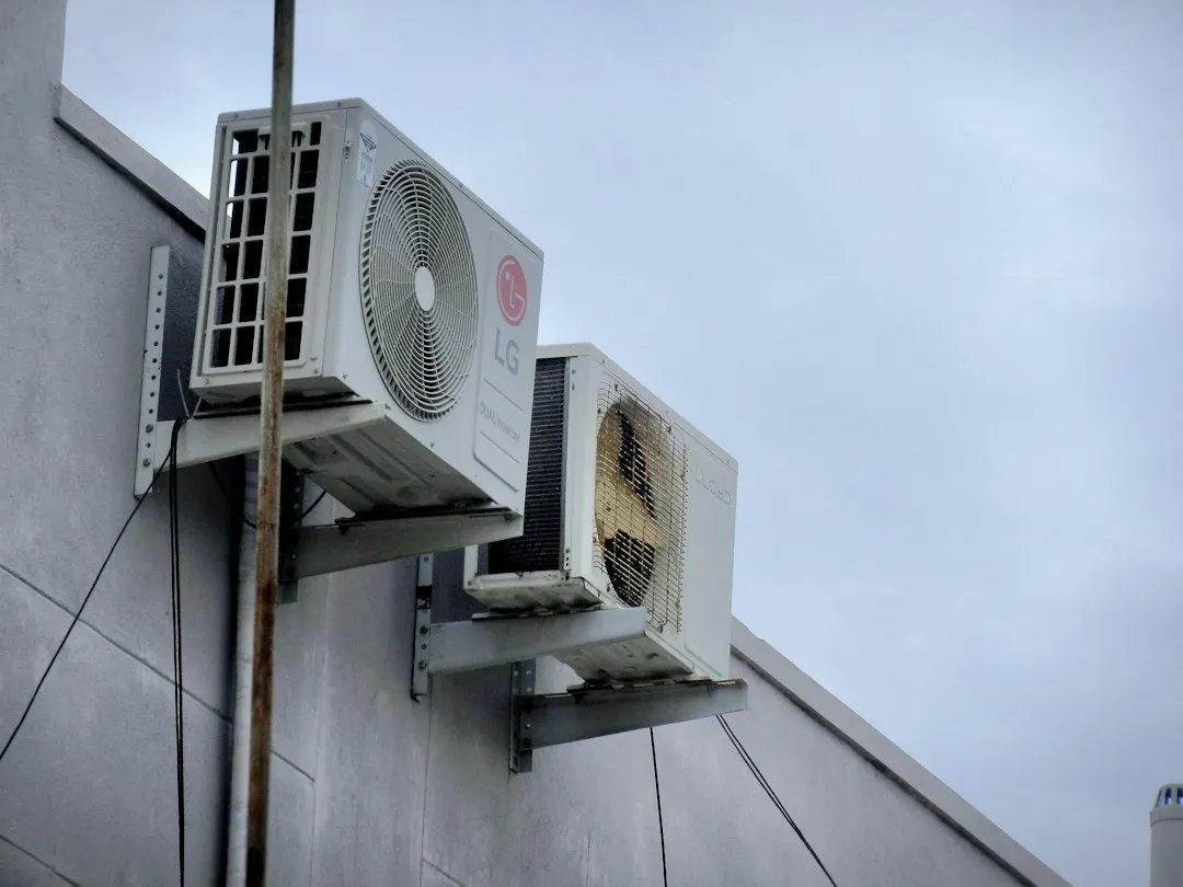 长三角物业清洁工具选型指南：拖把与扫把的材质对比及适用场景分析